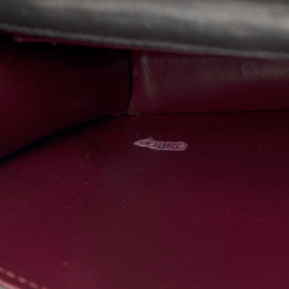 Chanel Classic flap shoulder bag in black quilted leather - Picture 6 of 12